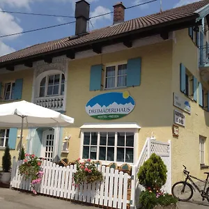 Hostal Dreimaederlhaus